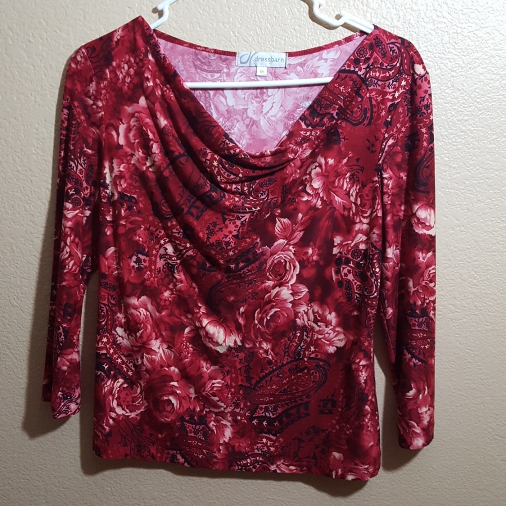 5/$15 Dress Barn medium red flowered top